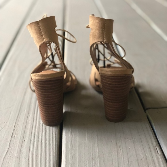 Steve Madden Tan Heels Size 5.5 - Picture 3 of 6